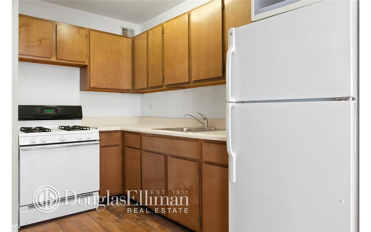247 W 122nd St #PH - Photo 3 of 3