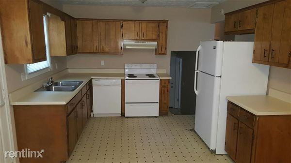 3385 Collier Ct NW - Photo 3 of 12