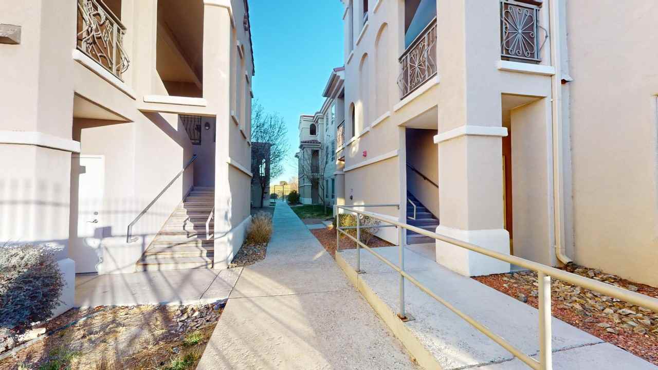 4801 Gibson Blvd Se - Photo 4 of 50