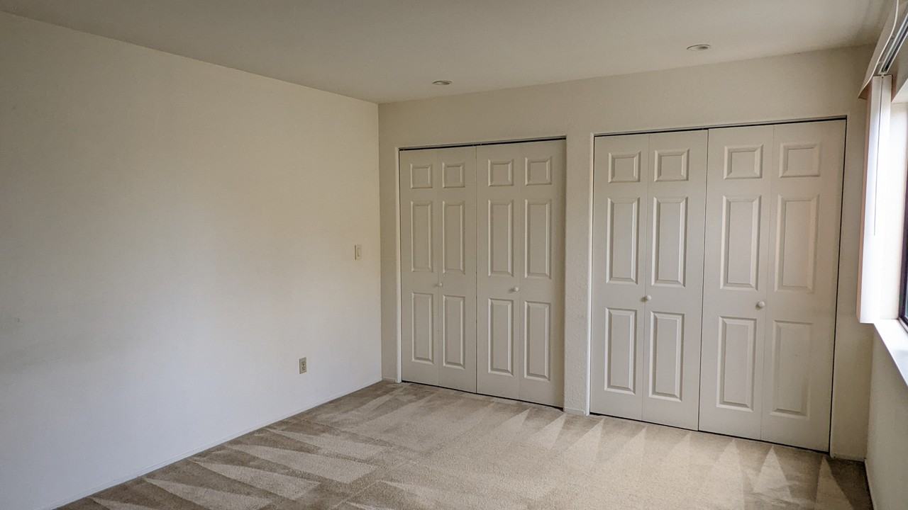 949 Courtland Ct #NA - Photo 5 of 9