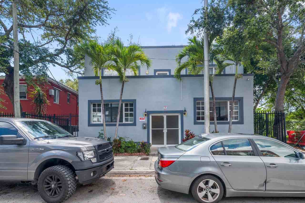 Sunnyside Villas - Photo 2 of 3