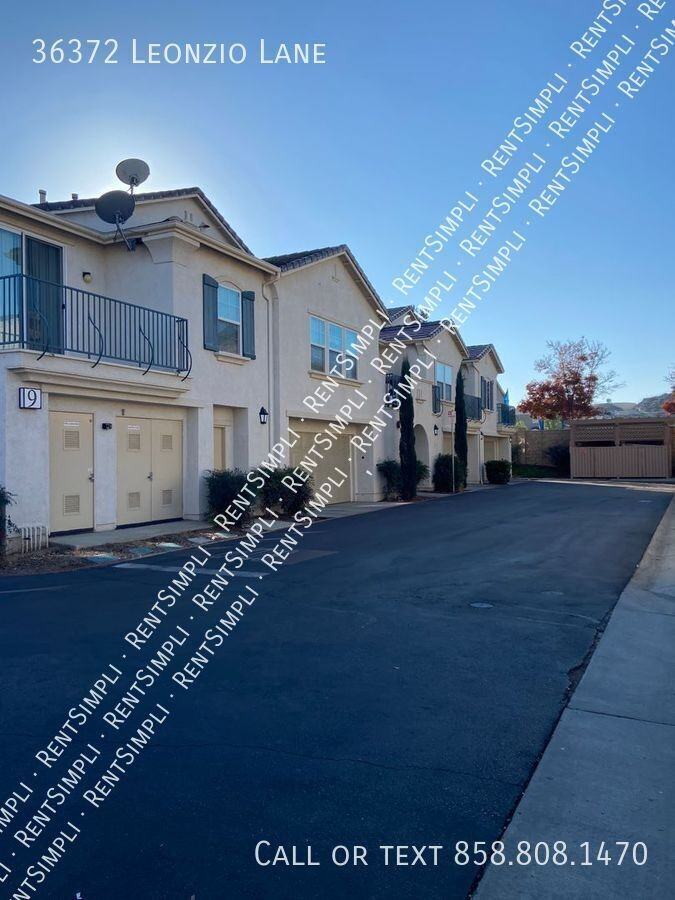 36372 Leonzio Ln - Photo 2 of 32