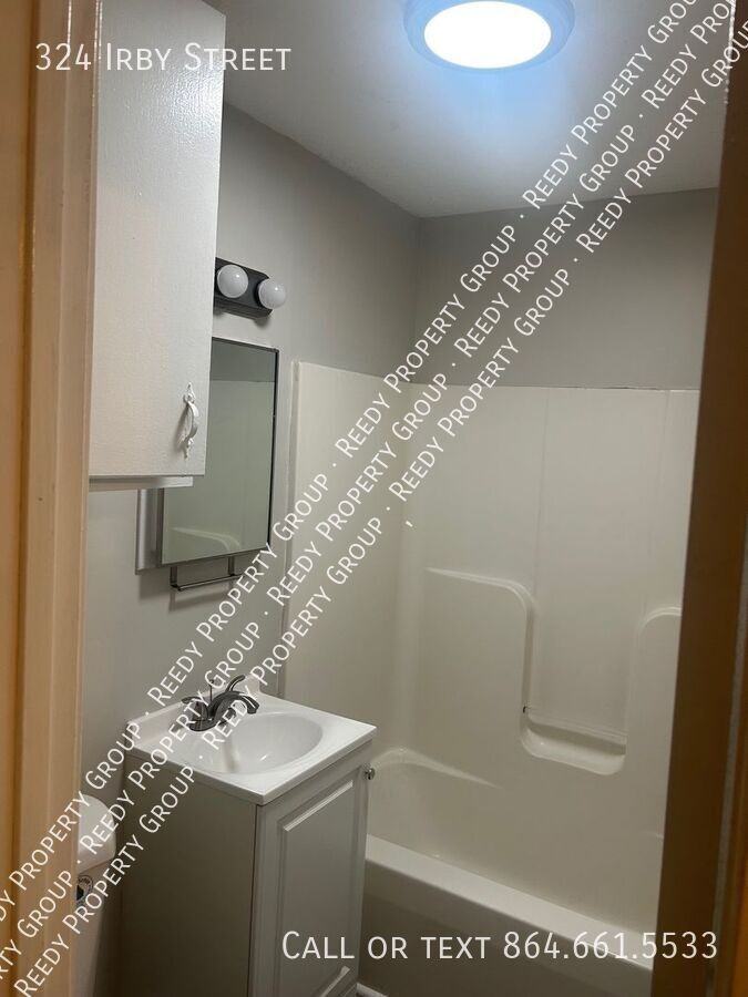 324 Irby St - Photo 3 of 12