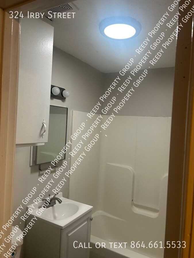 324 Irby St - Photo 4 of 12