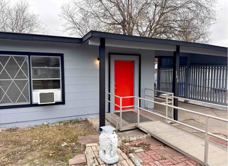 106 Galaxy Dr - Photo 2 of 20