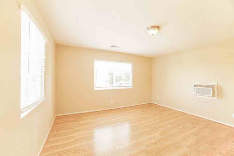 2690 Golden Ct - Photo 2 of 15