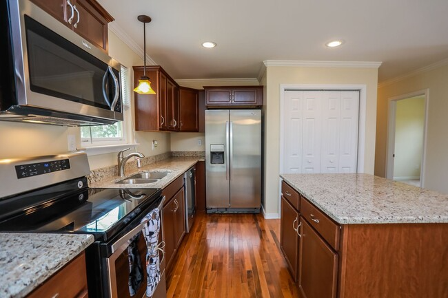 6104 Belrun Ct - Photo 2 of 9