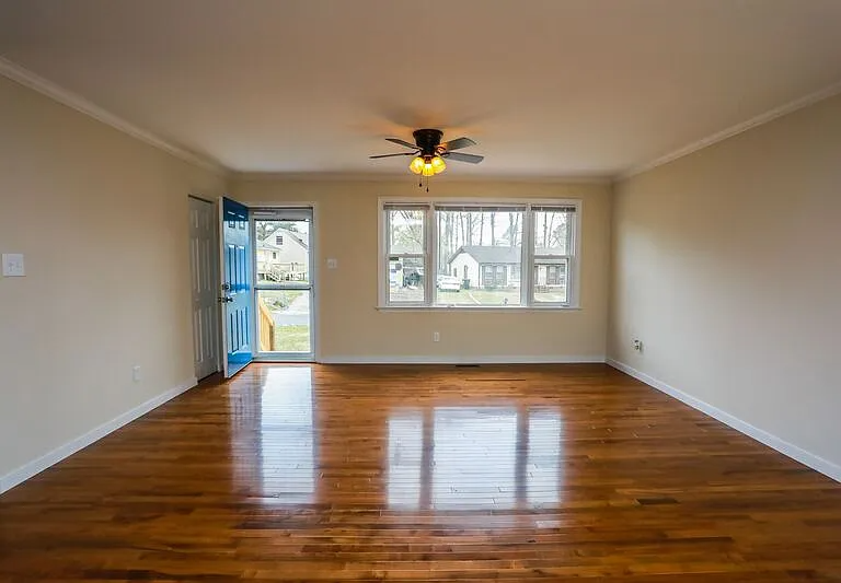 6104 Belrun Ct - Photo 5 of 9