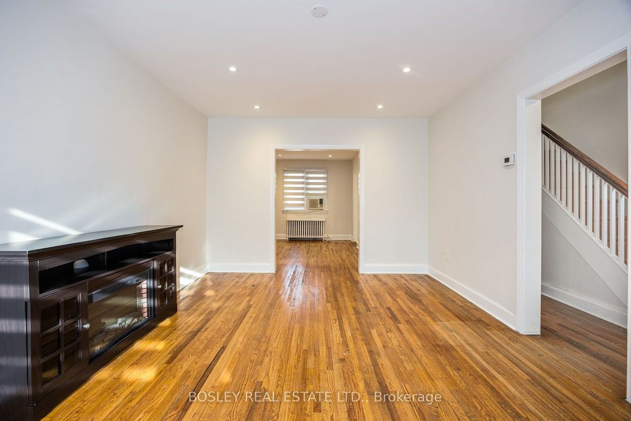 382 Merton Street - Photo 3 of 20