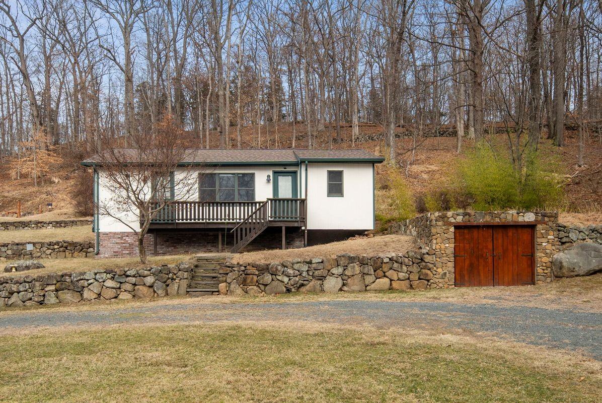 689 S Mountain Rd - Photo 3 of 19