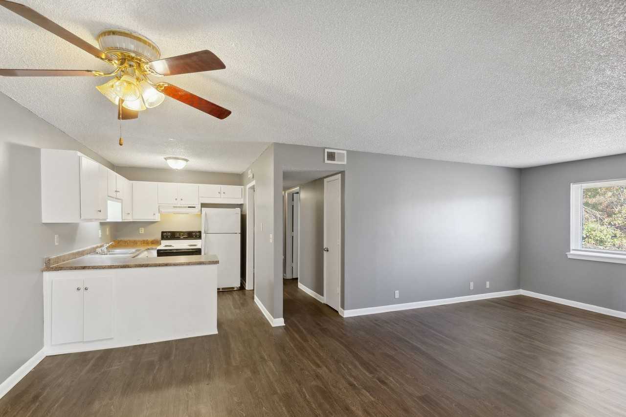Manchester Arbors Apartments - Photo 2 of 19
