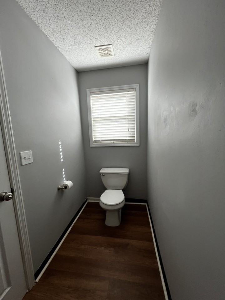 435 Robins Way - Photo 3 of 7