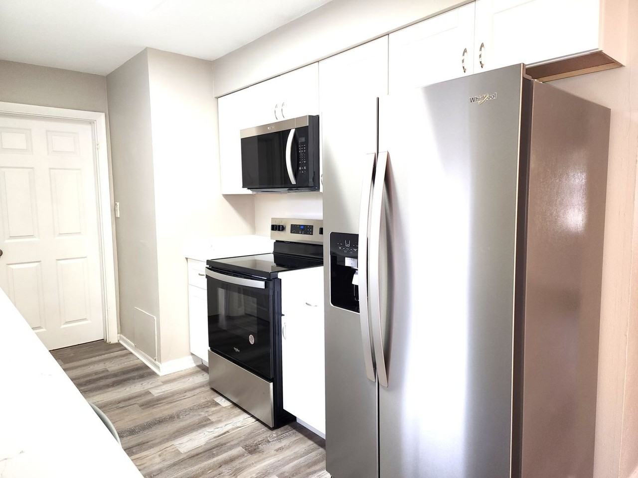 637 Doctors Dr - Photo 3 of 16