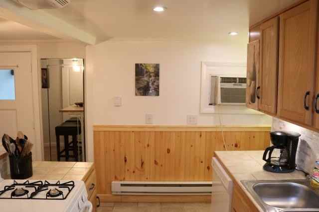 202 S Catherine St #A - Photo 4 of 22