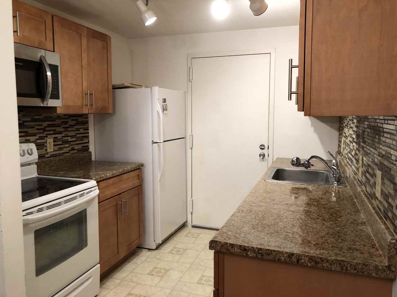 13 Village Rock Ln #23 - Photo 2 of 6