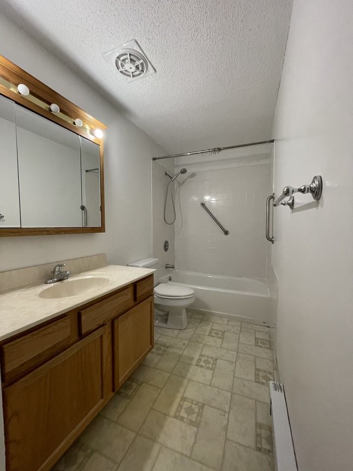 13 Village Rock Ln #23 - Photo 5 of 6