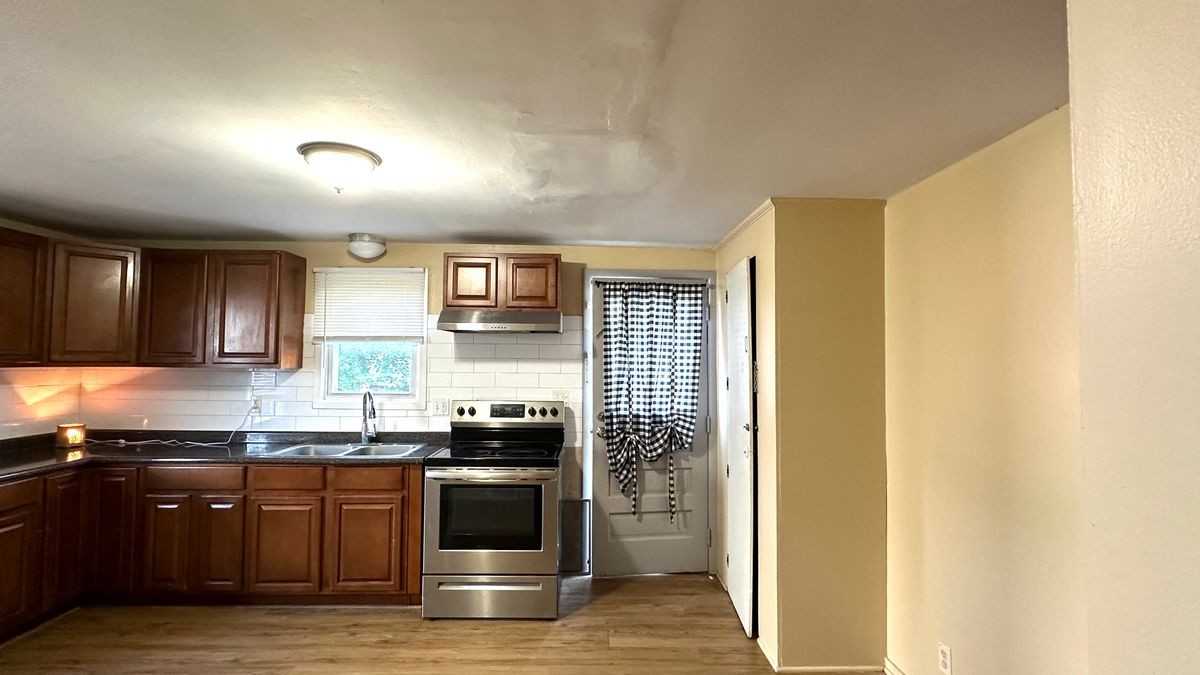 23 Sutorius Dr - Photo 2 of 9