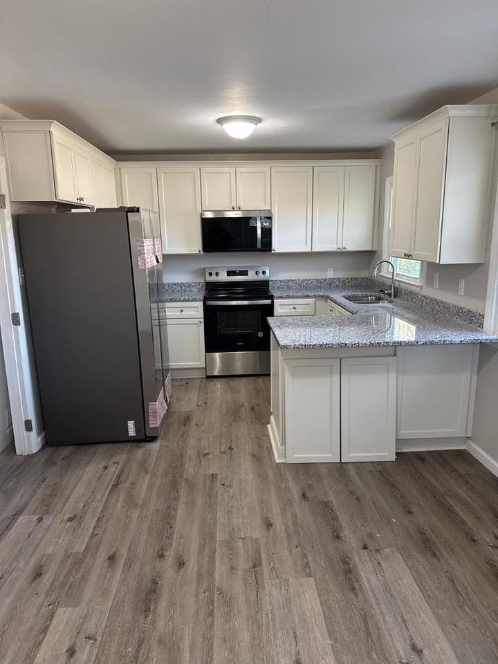 2805 Frinks St - Photo 3 of 16