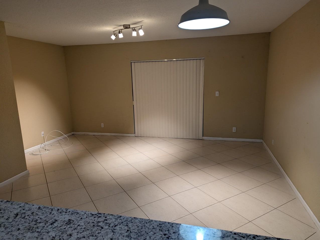 914 Summit Lake Dr - Photo 3 of 10