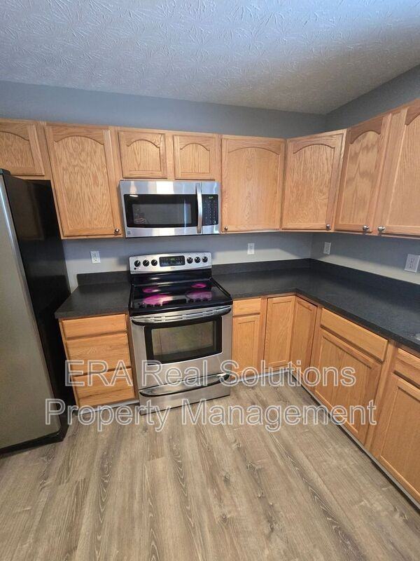 272 Isaac Tharp St - Photo 3 of 38