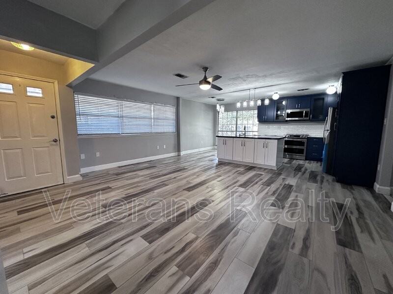 5040 Beatline Rd #A - Photo 2 of 11