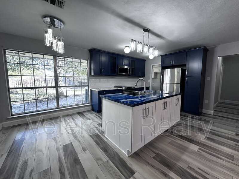 5040 Beatline Rd #A - Photo 3 of 11