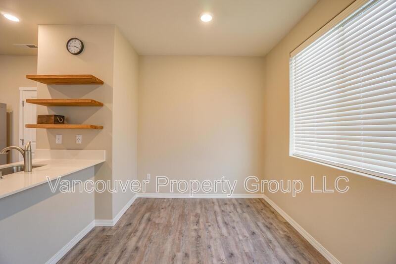 15330 Ne 70th St - Photo 5 of 31