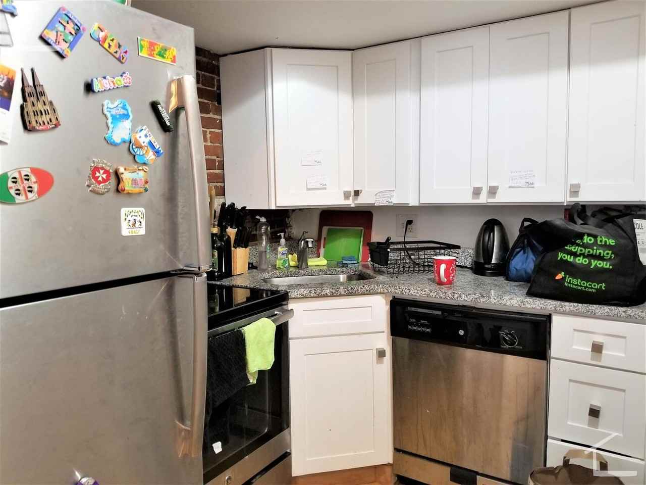 167 Northampton St - Photo 3 of 15