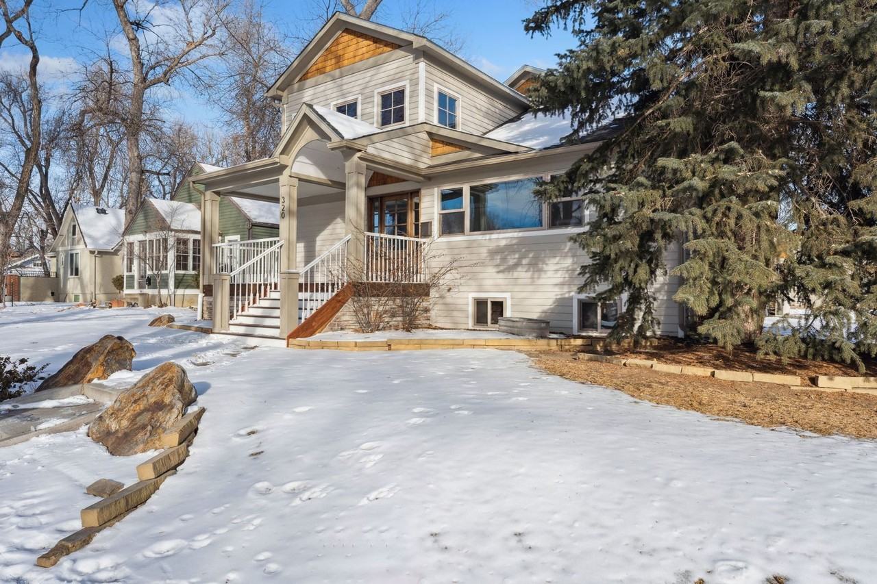 320 Locust St - Photo 2 of 37