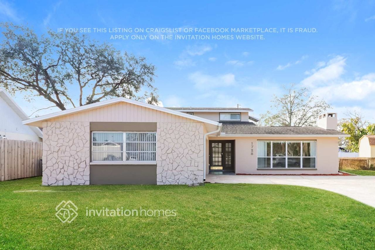 1728 Catherine Dr - Photo 2 of 15