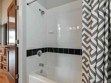 2116 Church St #3A - Photo 2 of 14