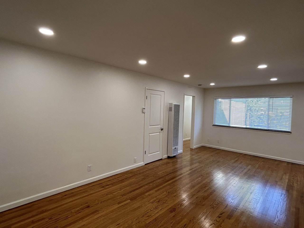 2235 Bonar St #H - Photo 3 of 11