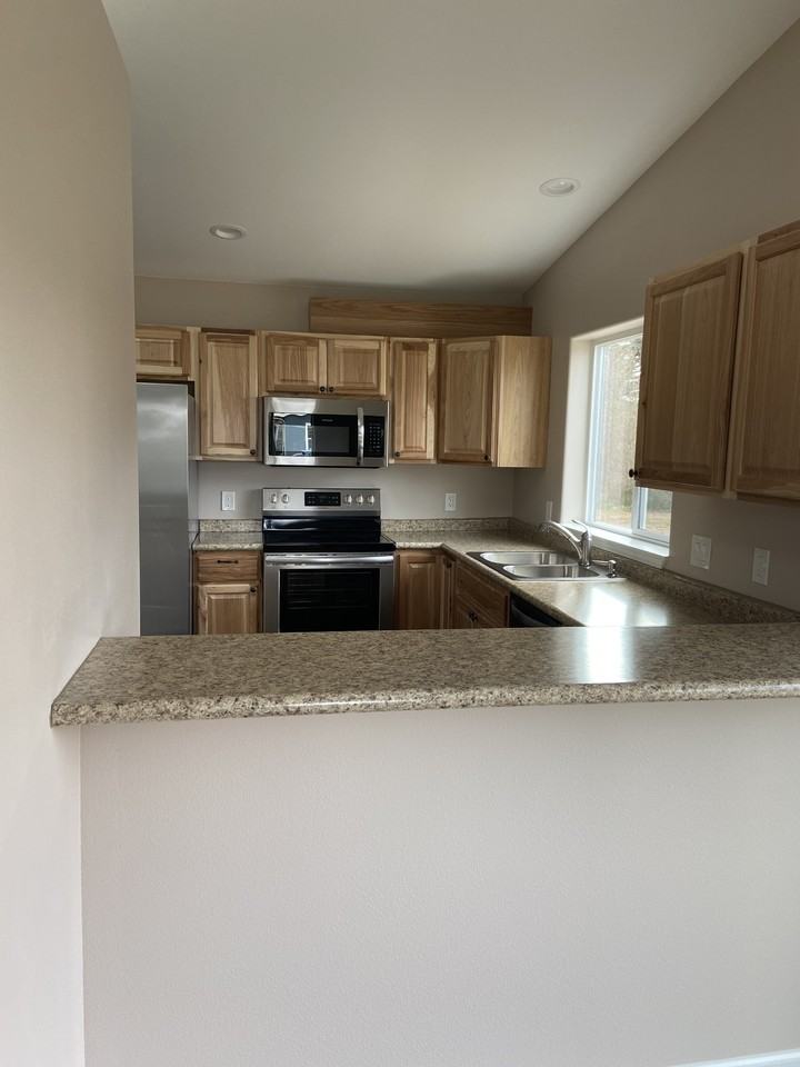 705 12th Ct Sw #NA - Photo 3 of 11