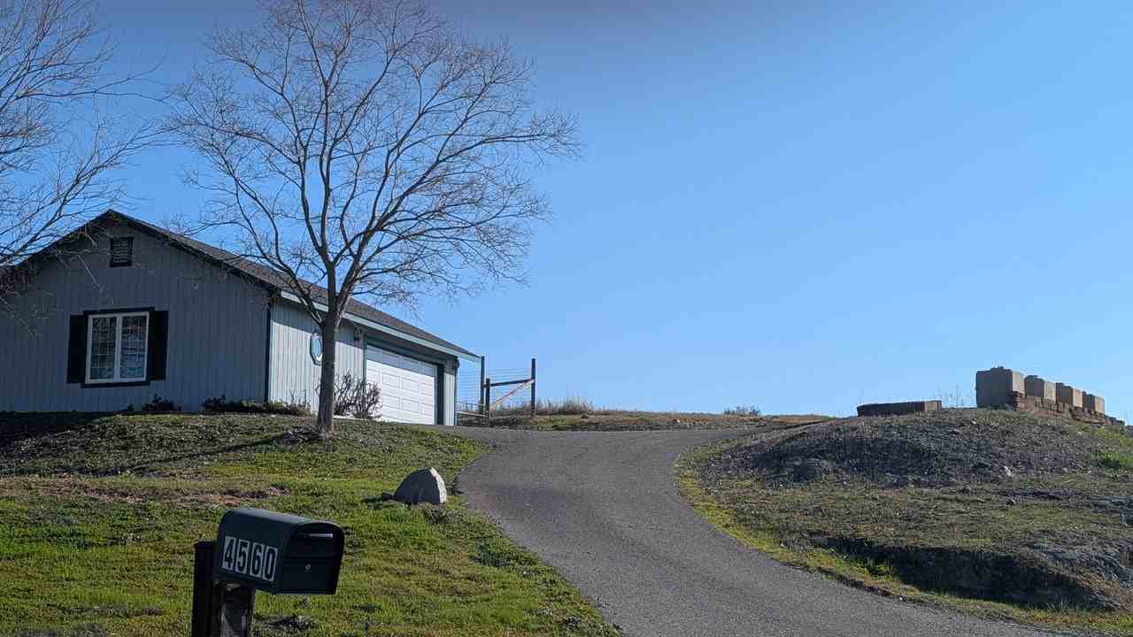 4560 Cheyenne Dr #NA - Photo 2 of 32