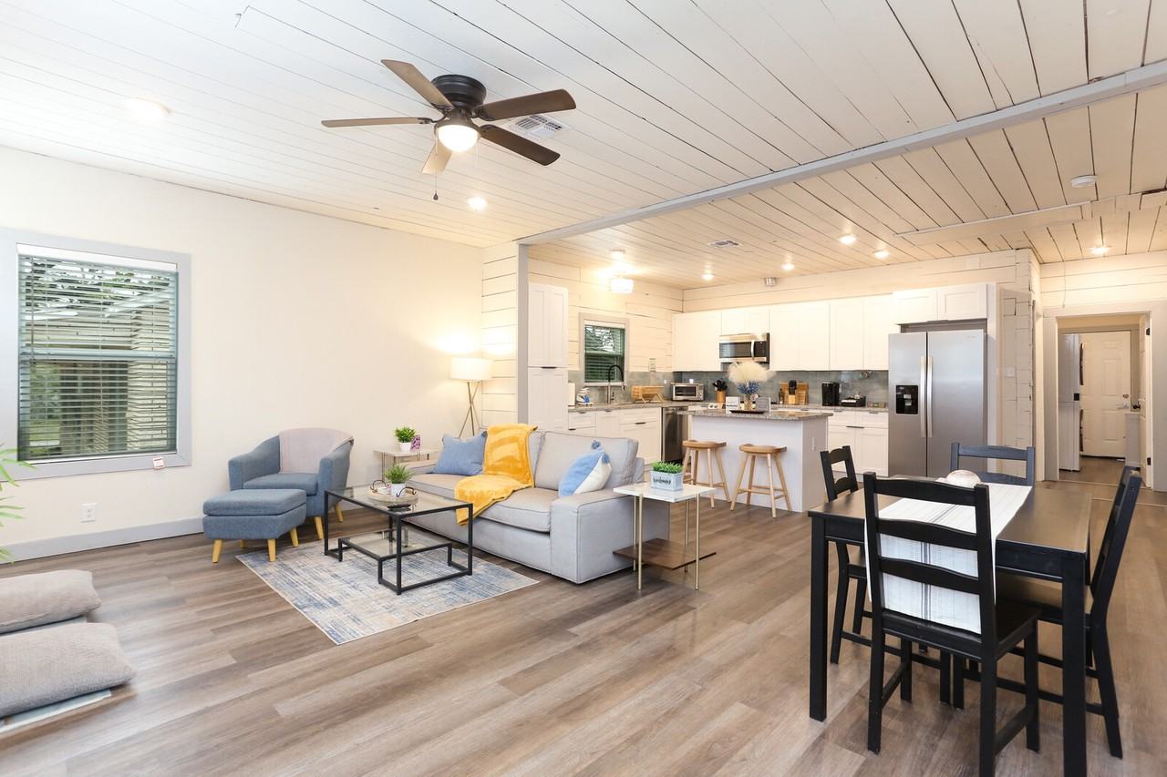 1007 Avant Ave #NA - Photo 5 of 24