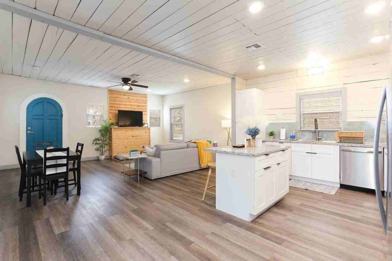 1007 Avant Ave #NA - Photo 6 of 24