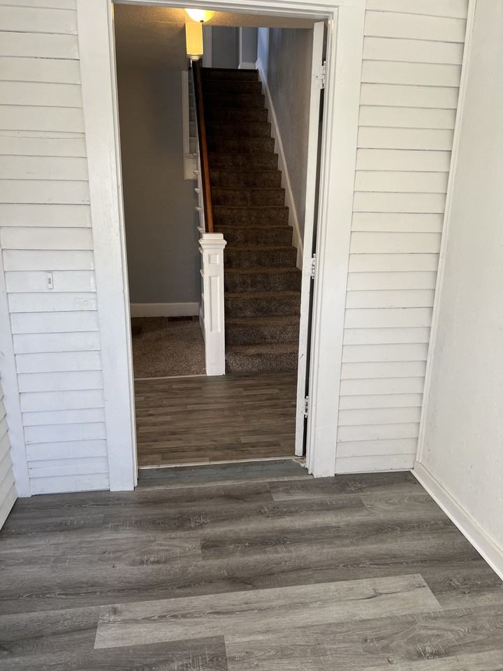 909 S State Ave #NA - Photo 3 of 23