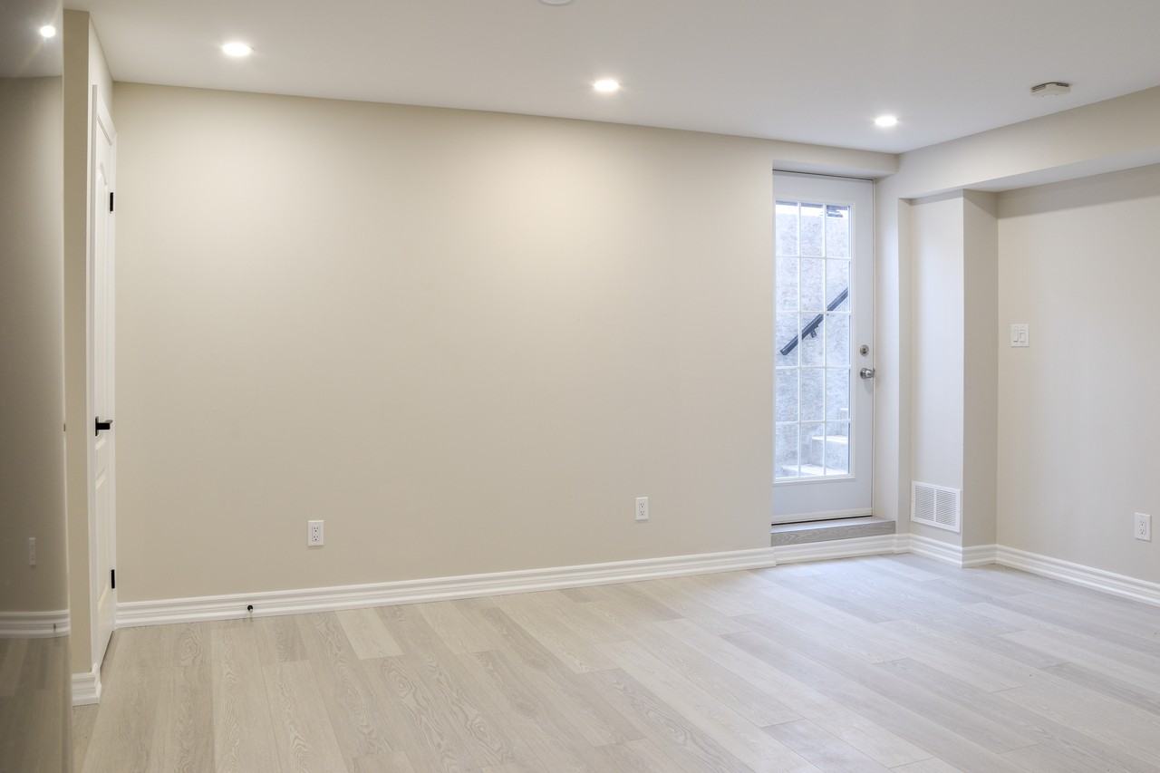 4 Down Crescent #1 - Photo 2 of 11