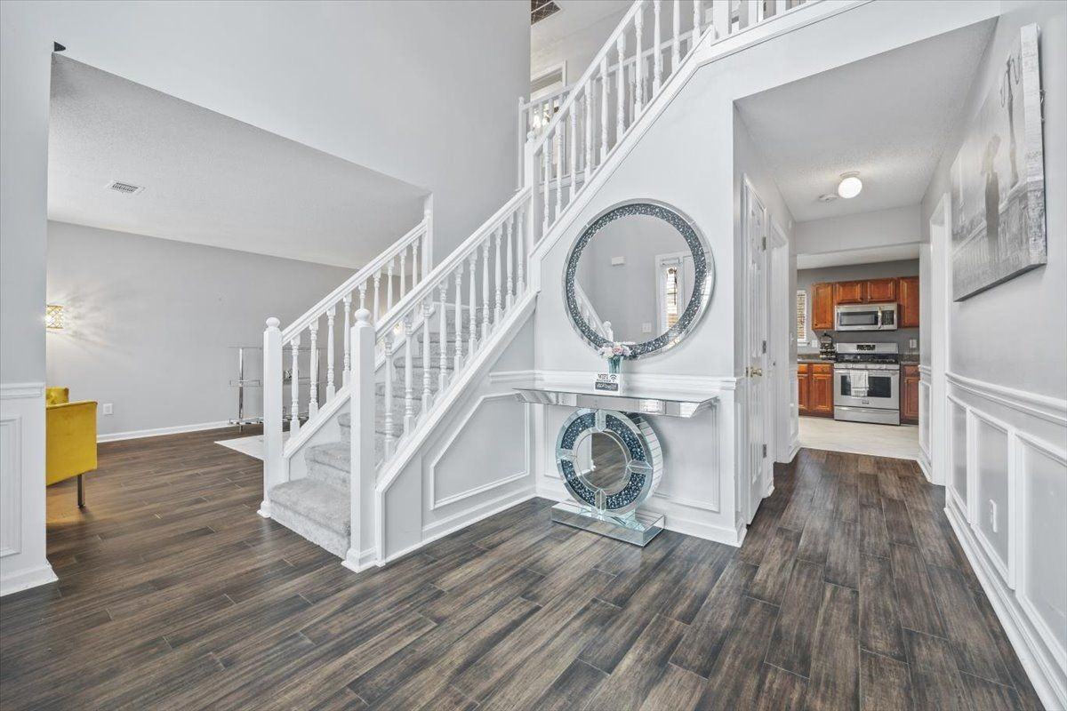 6876 Foxfire Pl - Photo 4 of 25