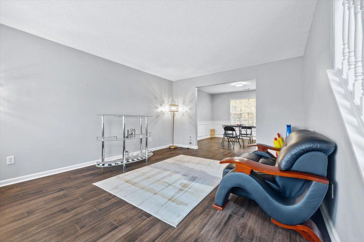 6876 Foxfire Pl - Photo 5 of 25