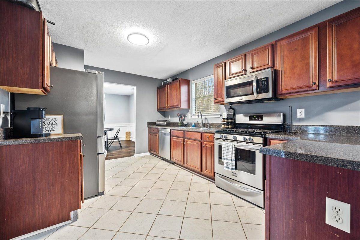 6876 Foxfire Pl - Photo 6 of 25