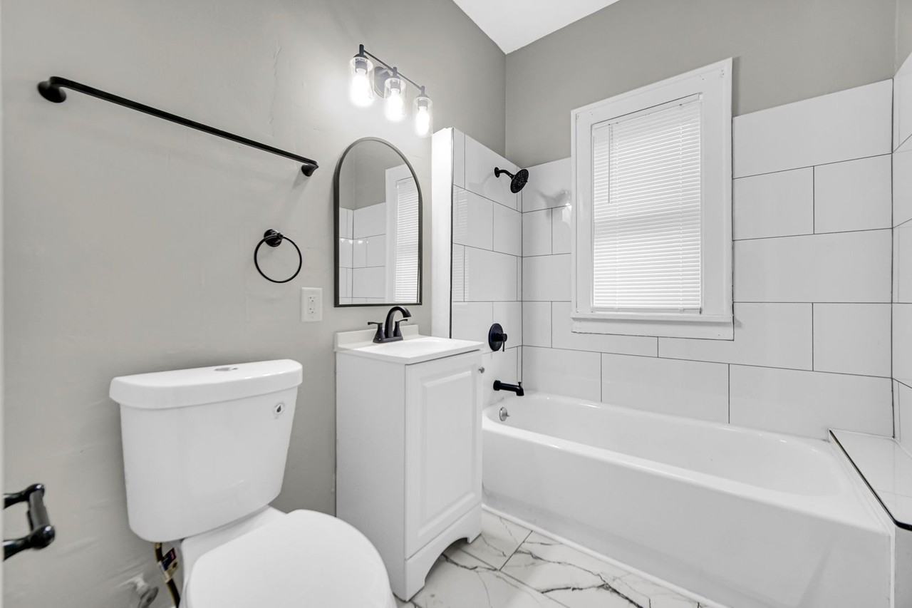 222 W 41st Ave - Photo 2 of 9