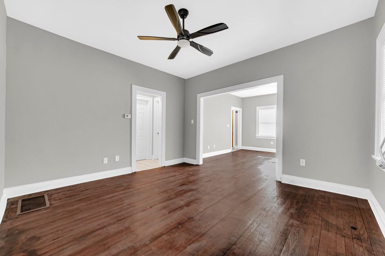 222 W 41st Ave - Photo 5 of 9