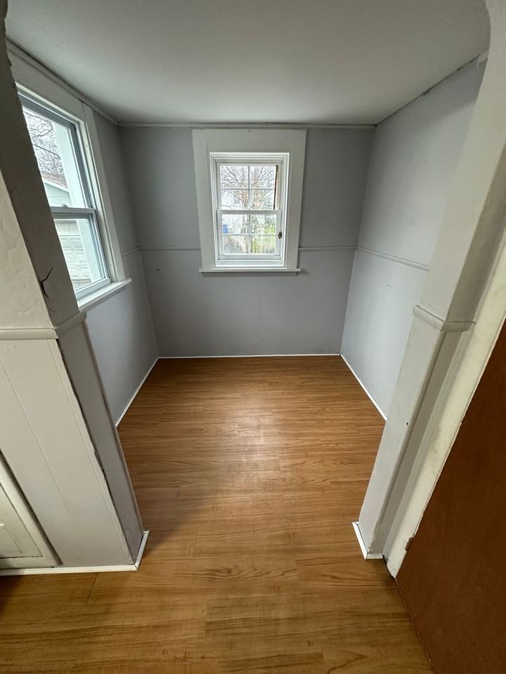 1755 Marne Ave - Photo 5 of 6