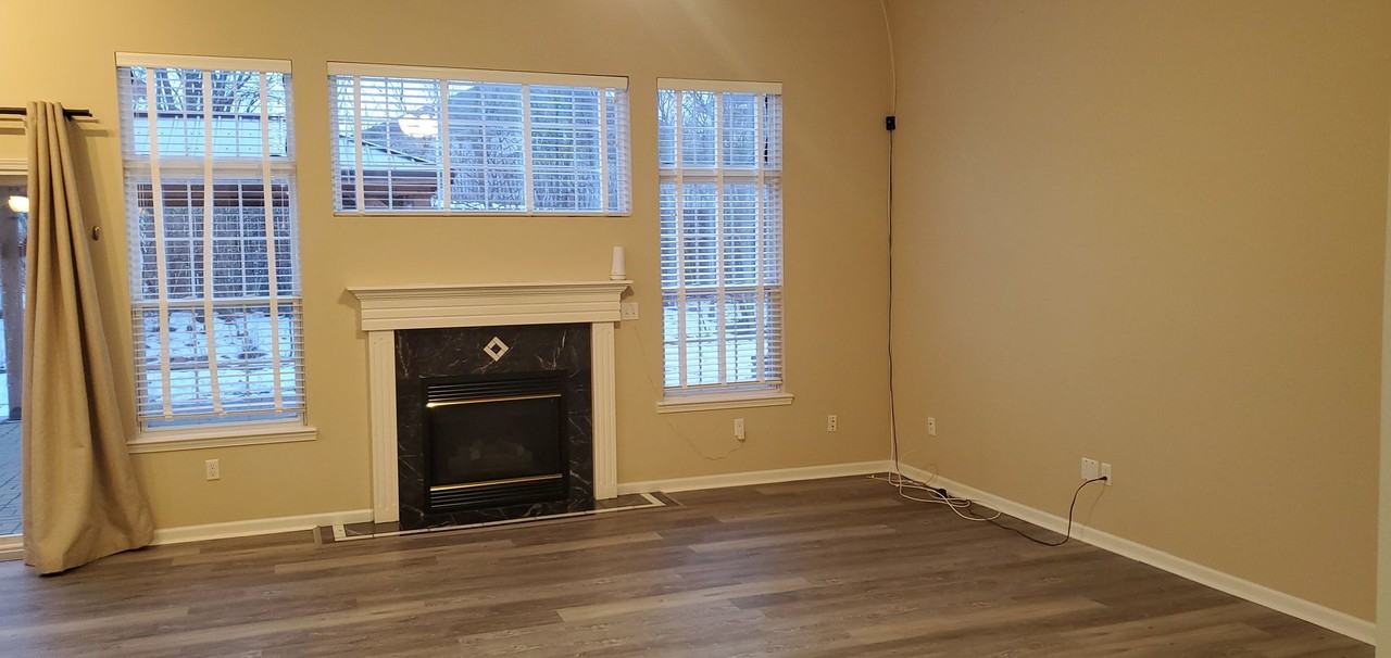 4200 Beach Pointe Dr - Photo 2 of 21