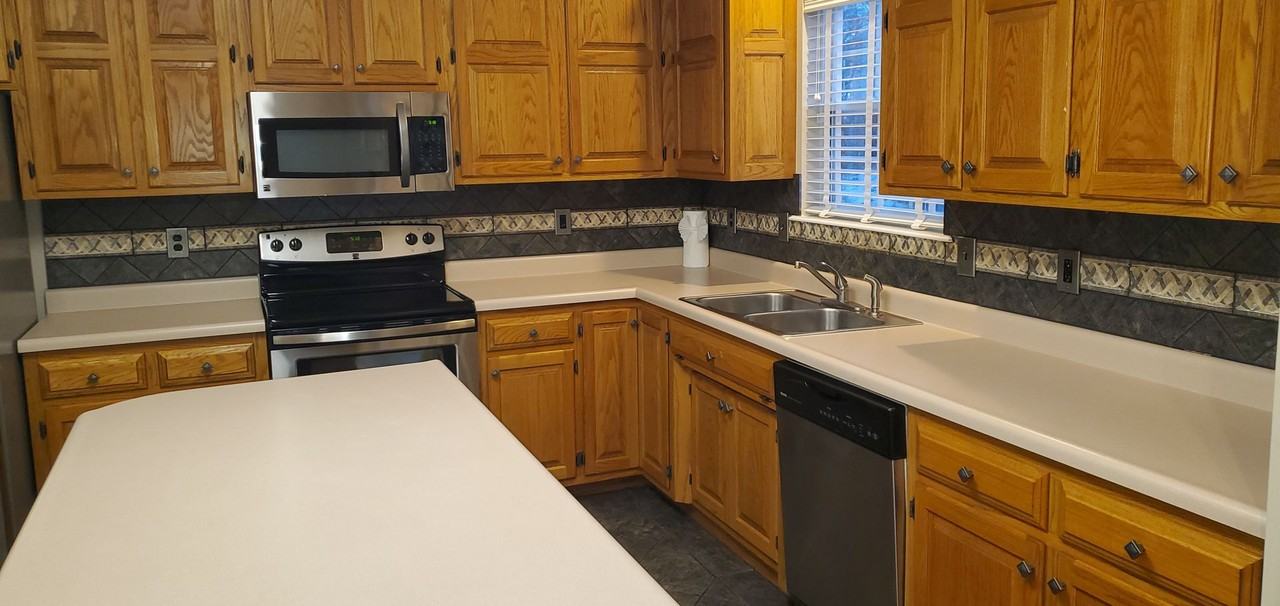 4200 Beach Pointe Dr - Photo 6 of 21