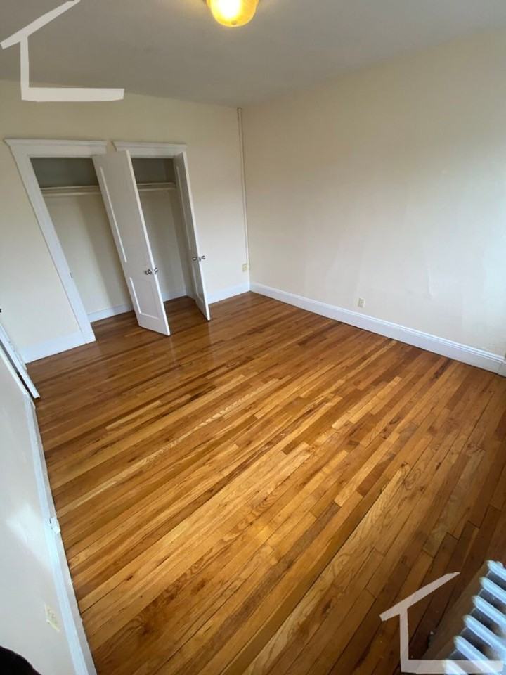 132 Washington St - Photo 2 of 8