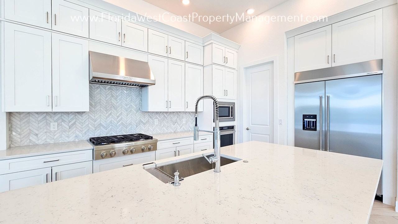 8086 Redonda Loop - Photo 3 of 50