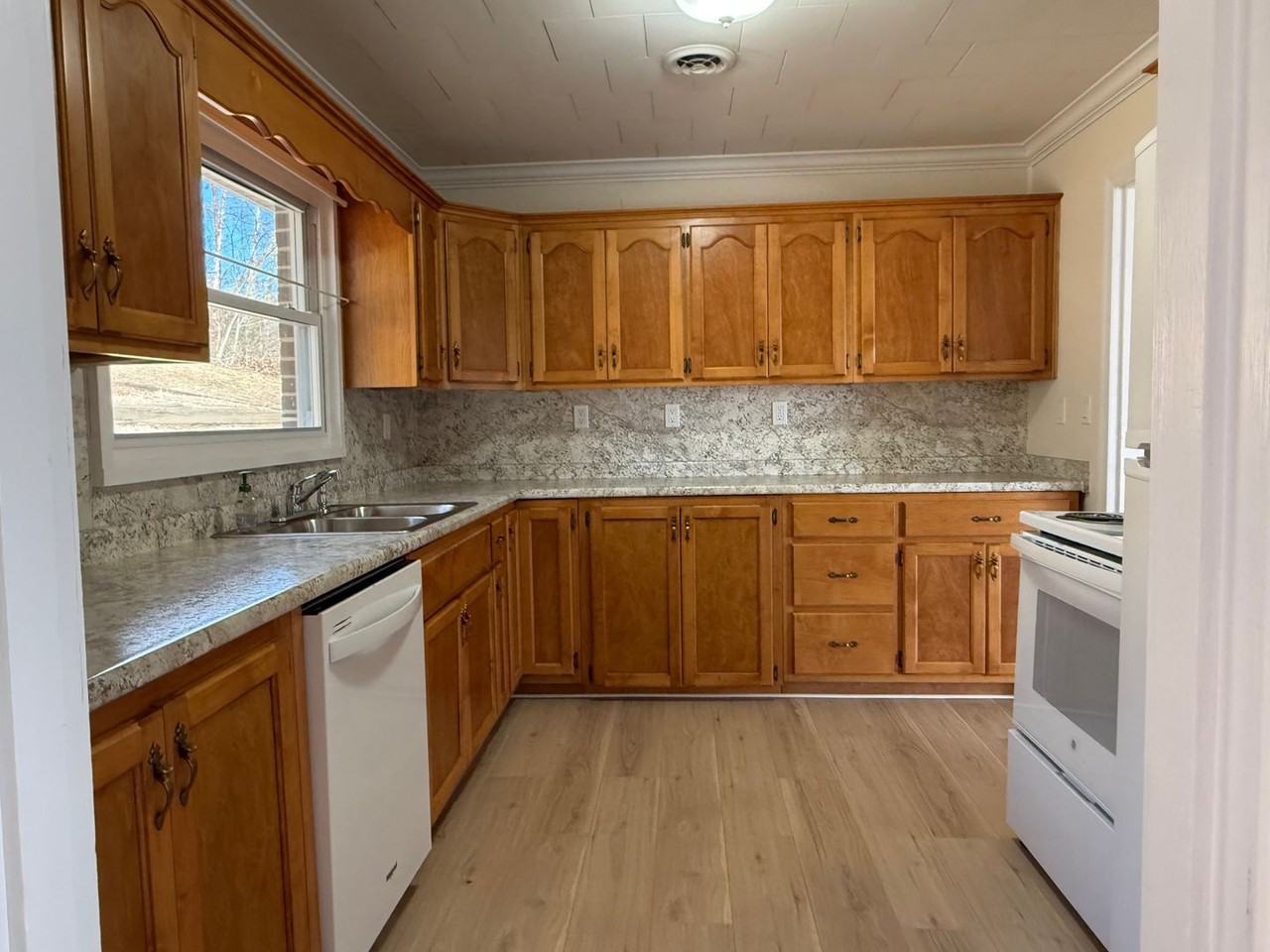 315 E Millers Cove Rd - Photo 6 of 26