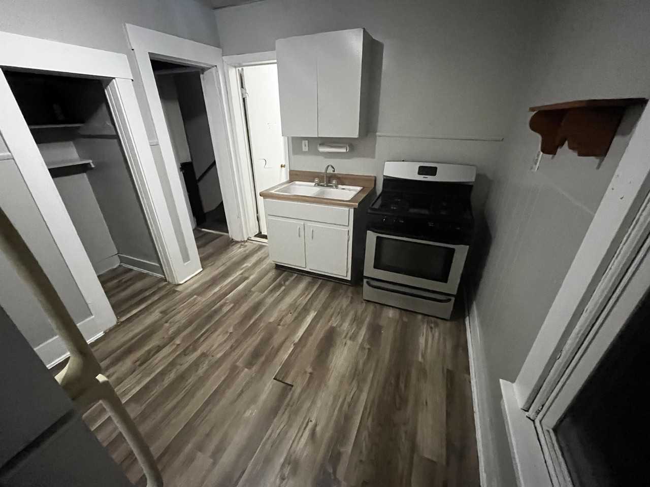 400 Gray Ave #B - Photo 2 of 11